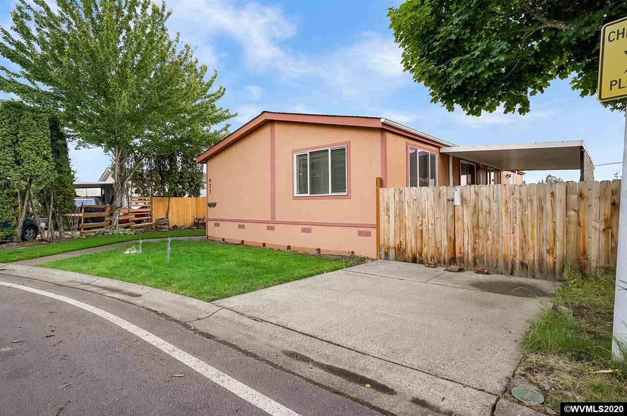 Property Photo: 921 York (#40) St 40 OR 97325