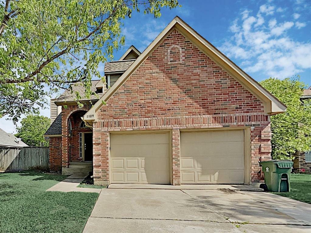 Property Photo:  1109 Cherrytree Drive  TX 76001 