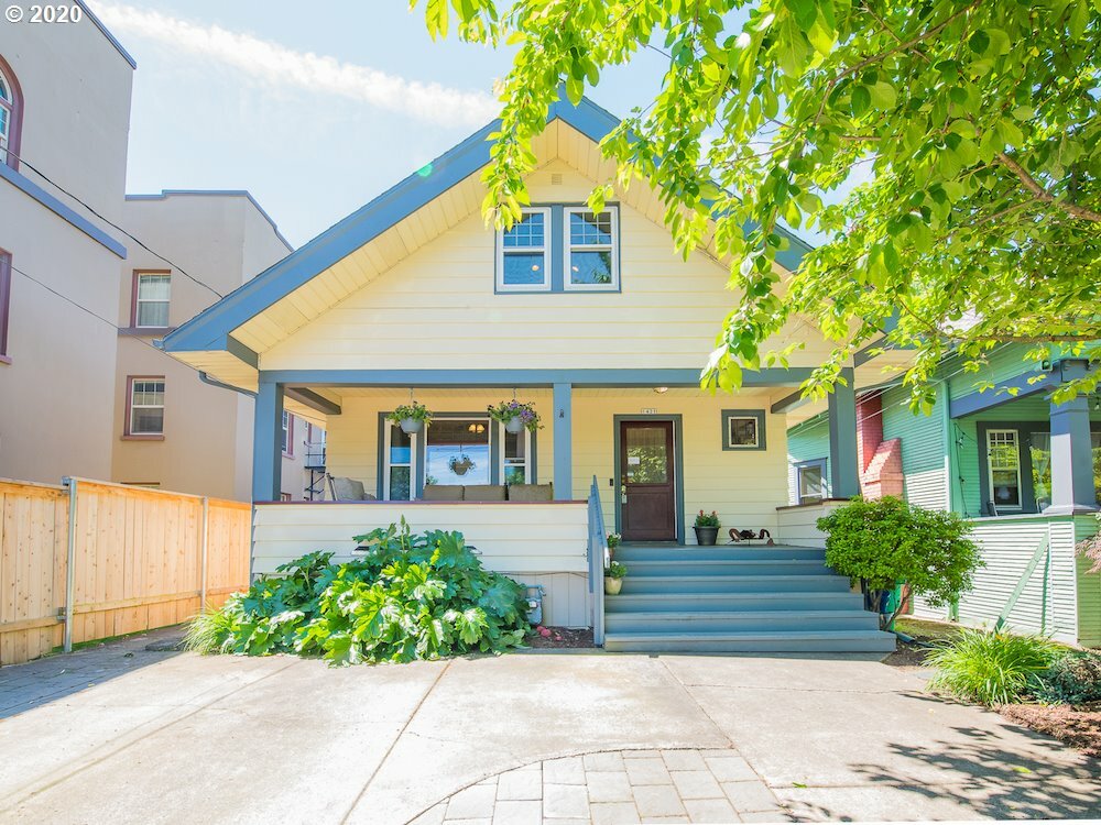 Property Photo:  1421 SE 50th Ave  OR 97215 