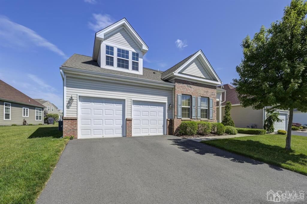 Property Photo:  11 Ravenslake Road  NJ 08831 