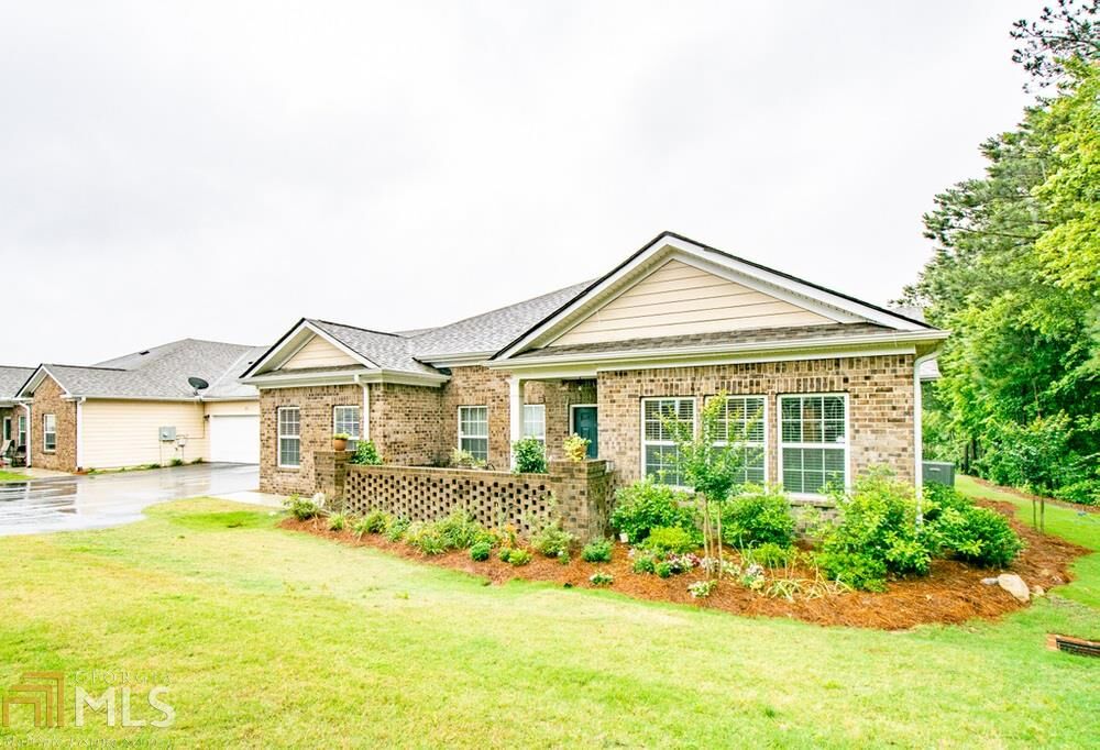 Property Photo: 323 Villa Park Cir 27 GA 30087