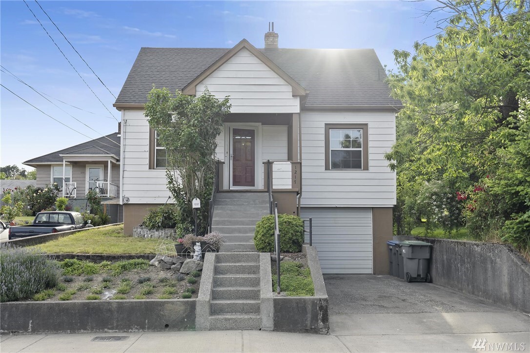 Property Photo: 1217 Warren Avenue WA 98337
