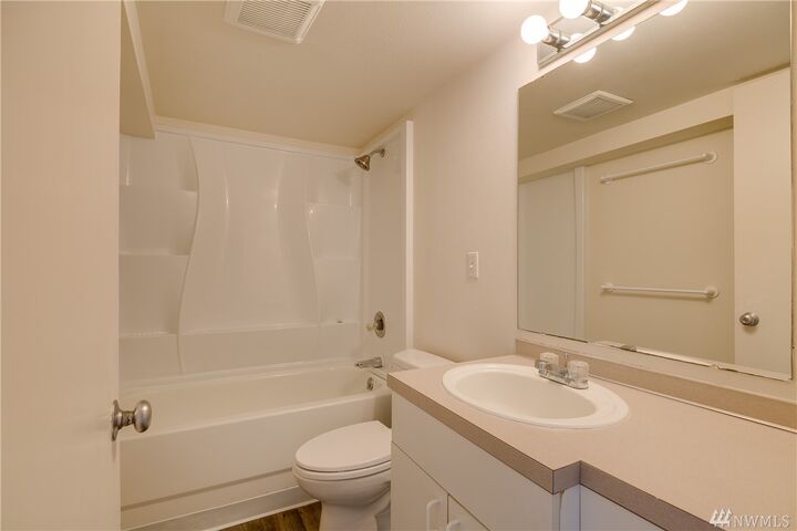 Property Photo:  7112 Linden Ave N 3  WA 98103 