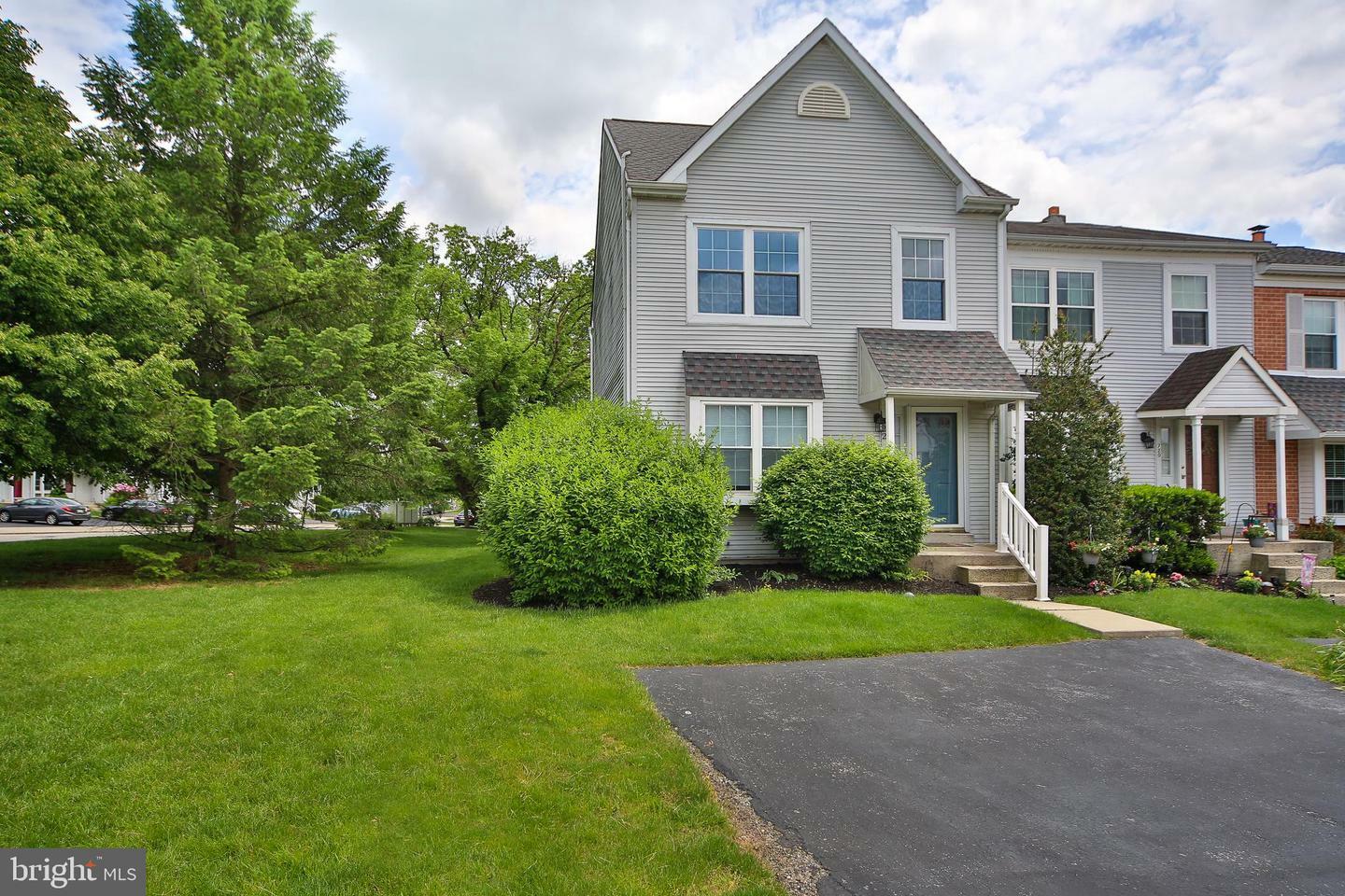 Property Photo:  722 Sandalwood Lane  PA 19403 