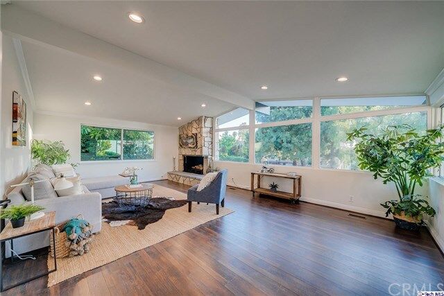 Property Photo: 1404 Via Gabriel CA 90274