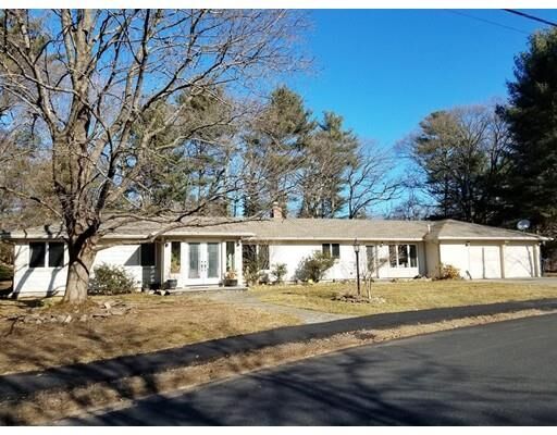 Property Photo:  24 Russell Circle  MA 01760 