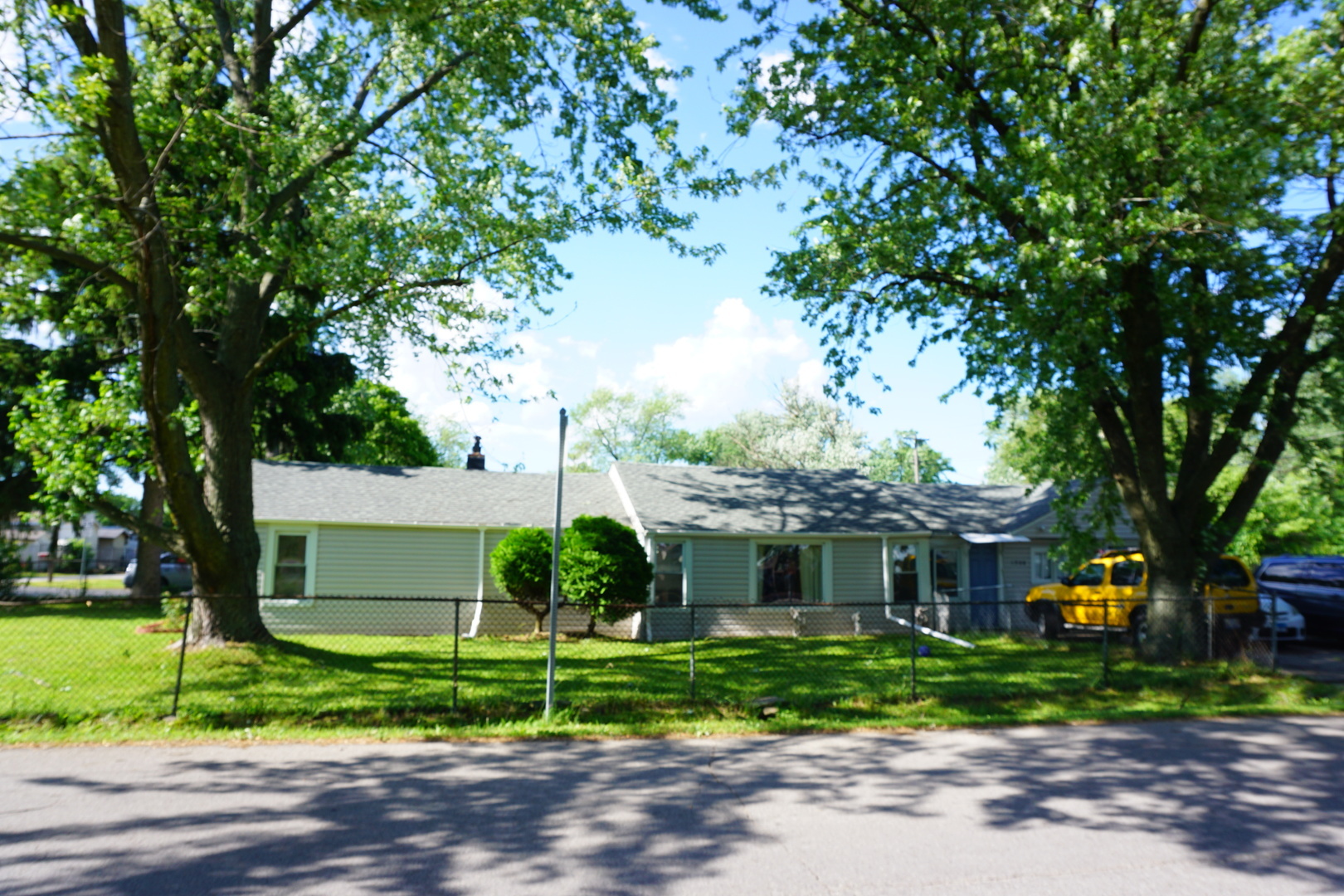 Property Photo:  1208 Binder Street  IL 60505 