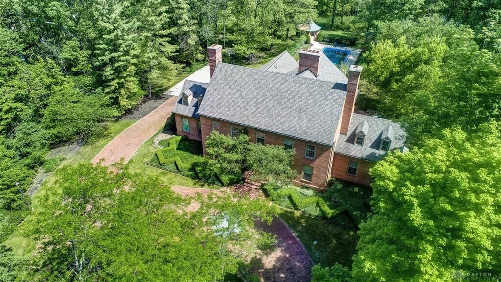 Property Photo:  2496 Signal Hill Road  OH 45504 