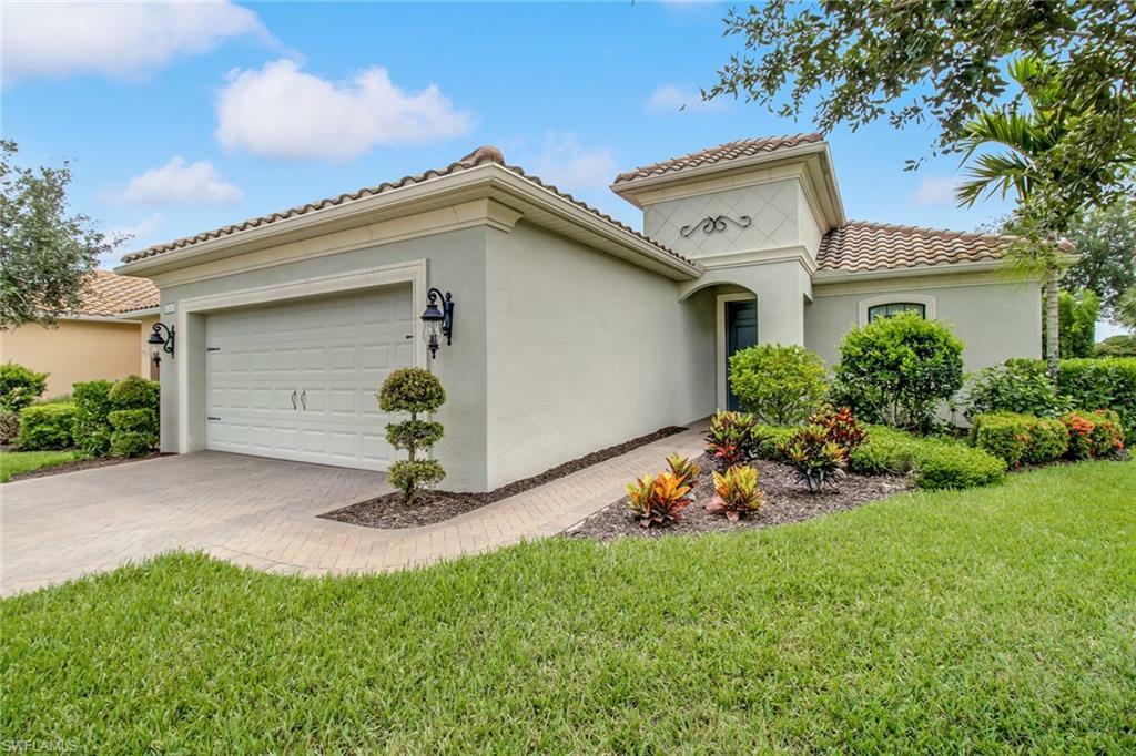 Property Photo: 3651 Canopy Cir FL 34120