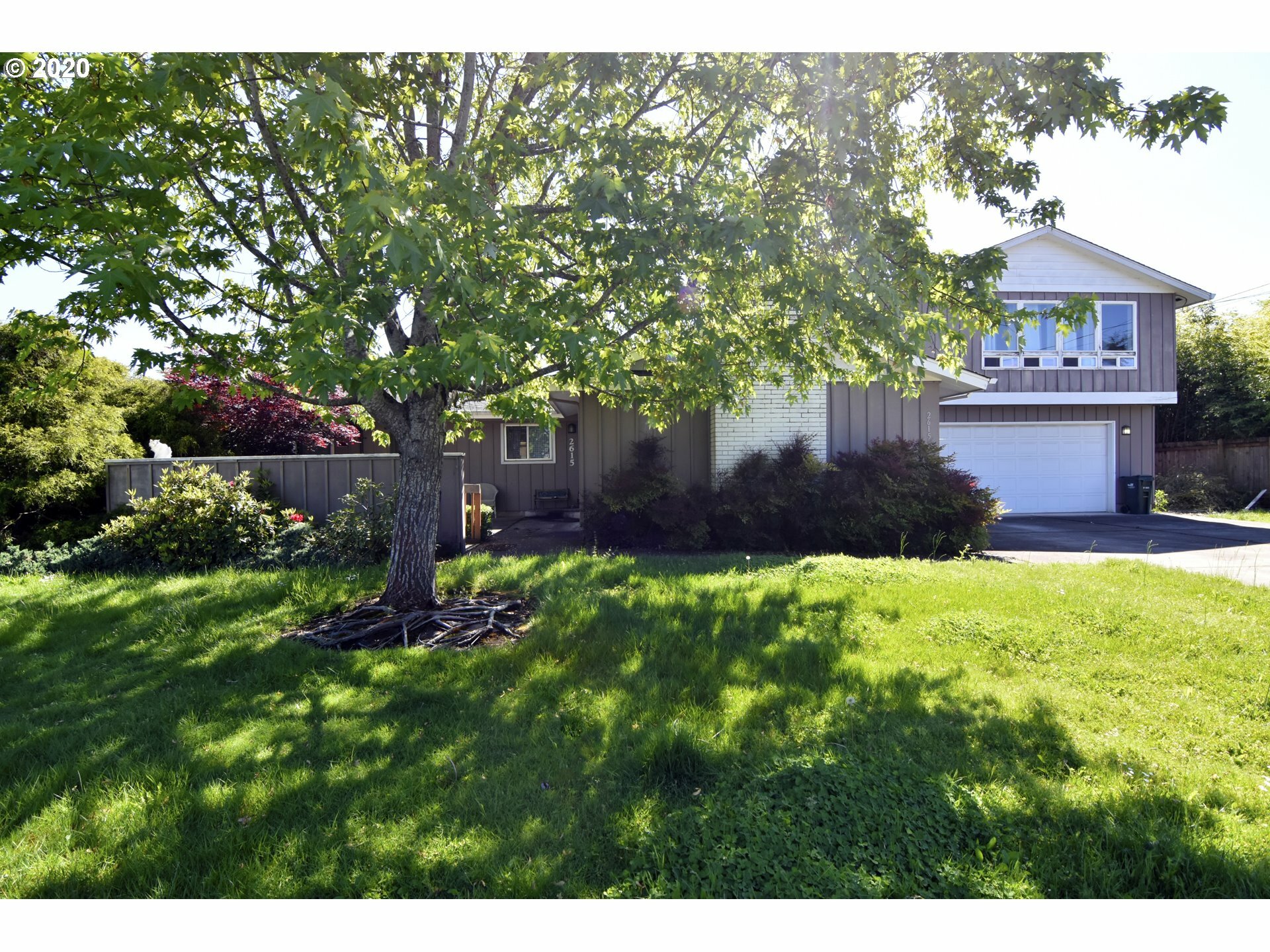 Property Photo: 2615 3rd St OR 97477