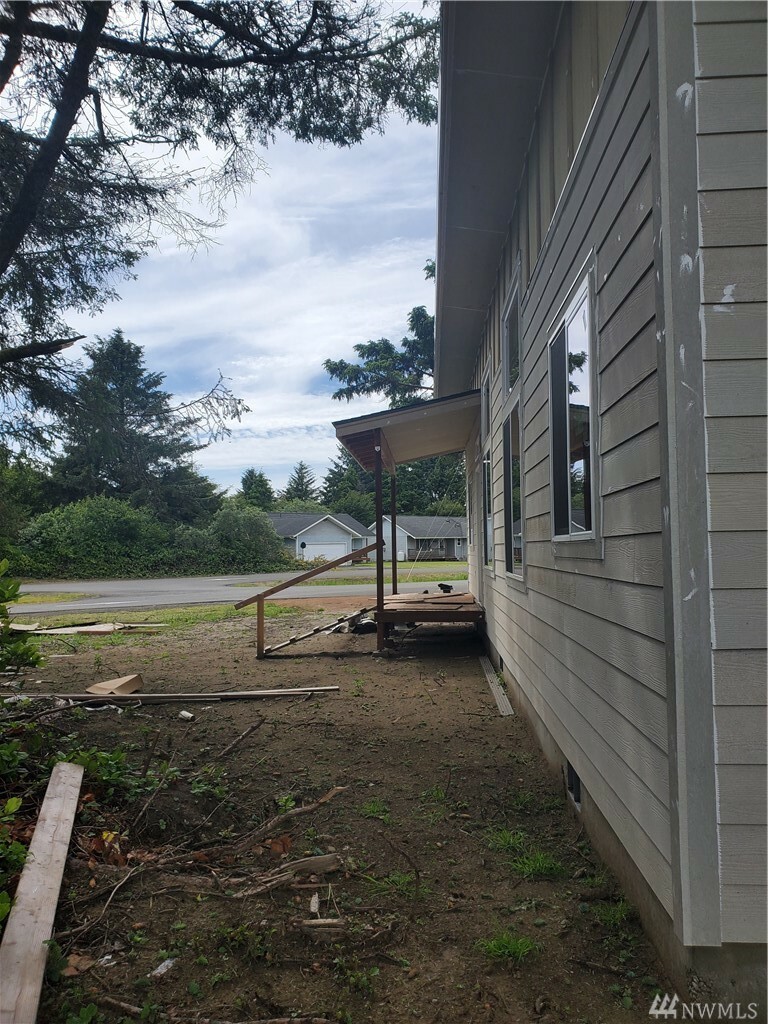 Property Photo:  211 Point Brown Ave NW  WA 98569 