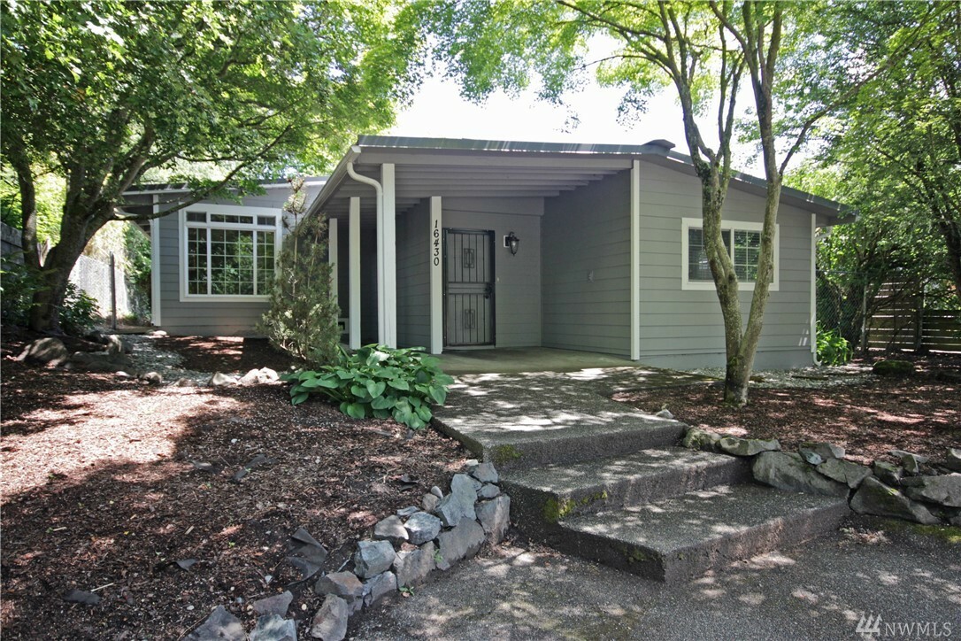 Property Photo:  16430 13th Ave SW  WA 98166 