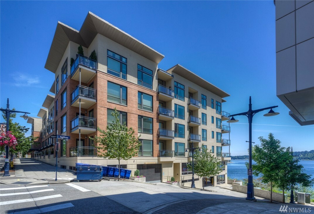 Property Photo: 400 Washington Ave 411 WA 98337