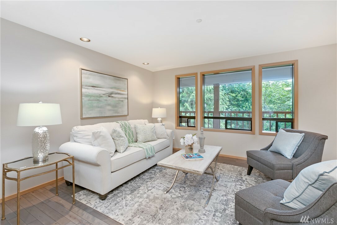 Property Photo: 13321 248th Ave SE WA 98027