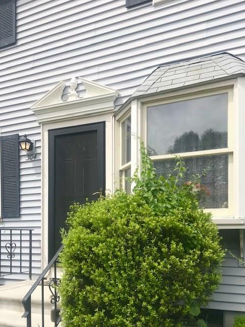 Property Photo:  304 Woodhaven Ct  RI 02920 