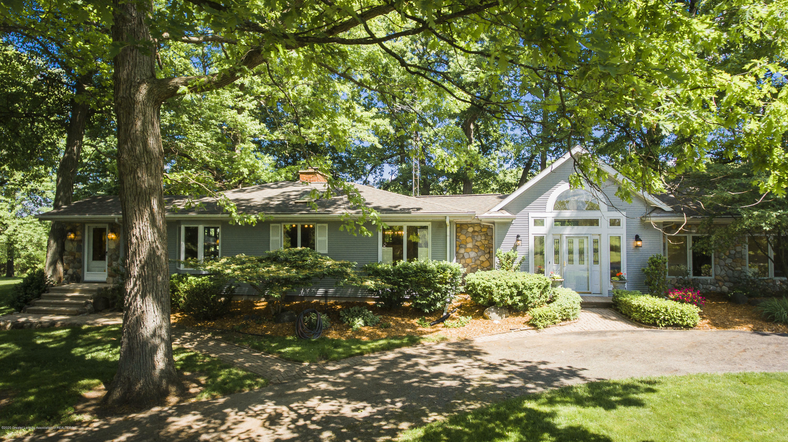 Property Photo: 895 S Meridian Road MI 48854