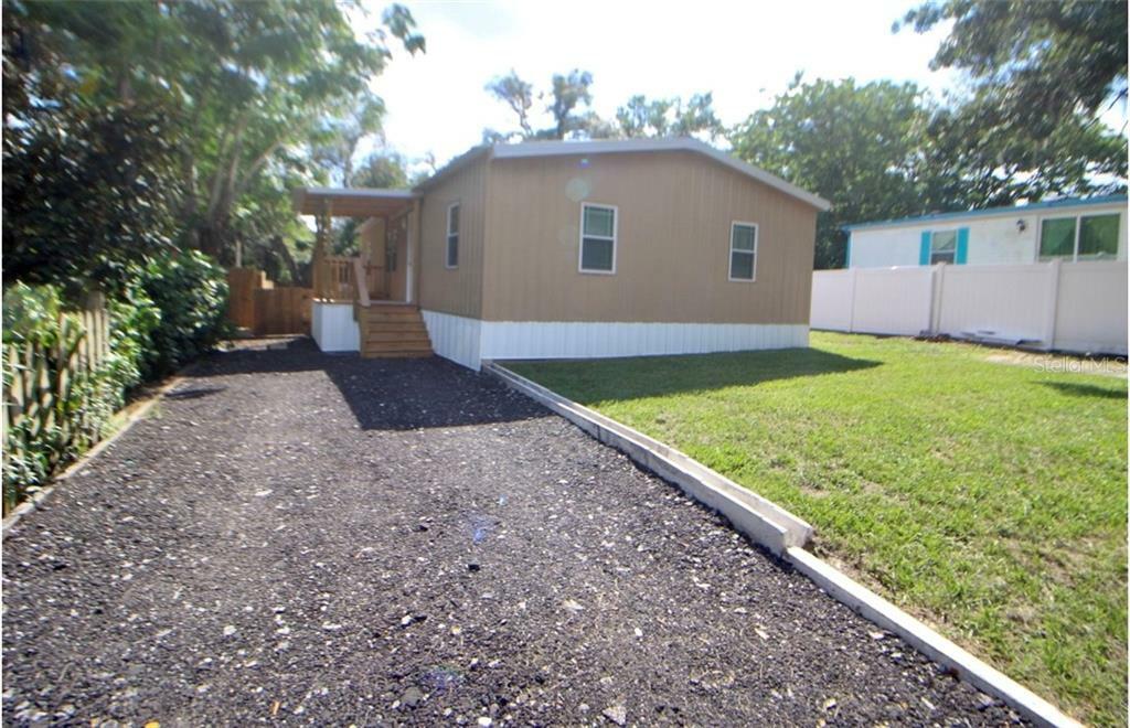 Property Photo:  4116 S Kings Avenue  FL 33511 