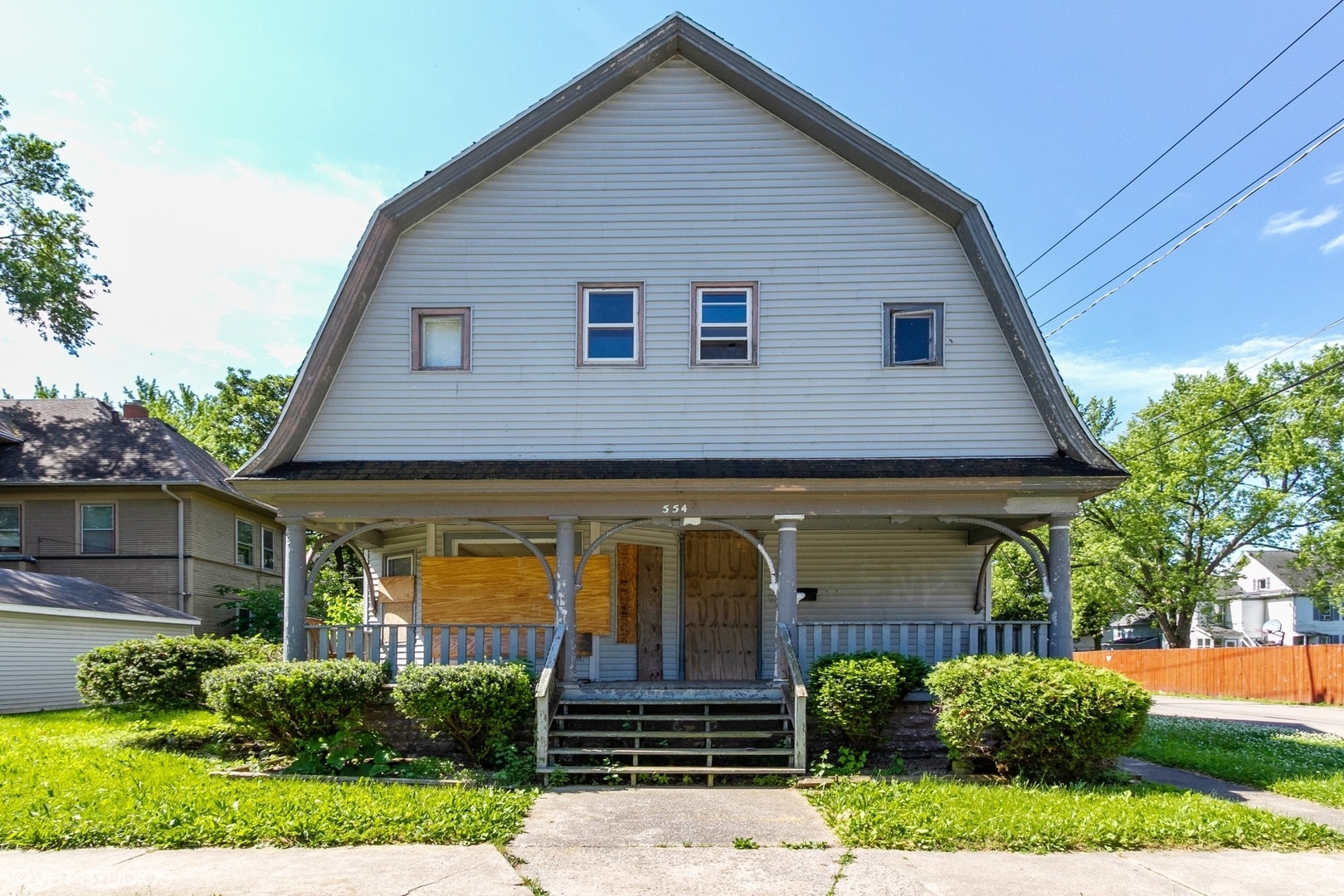 Property Photo:  554 E Bourbonnais Avenue  IL 60901 