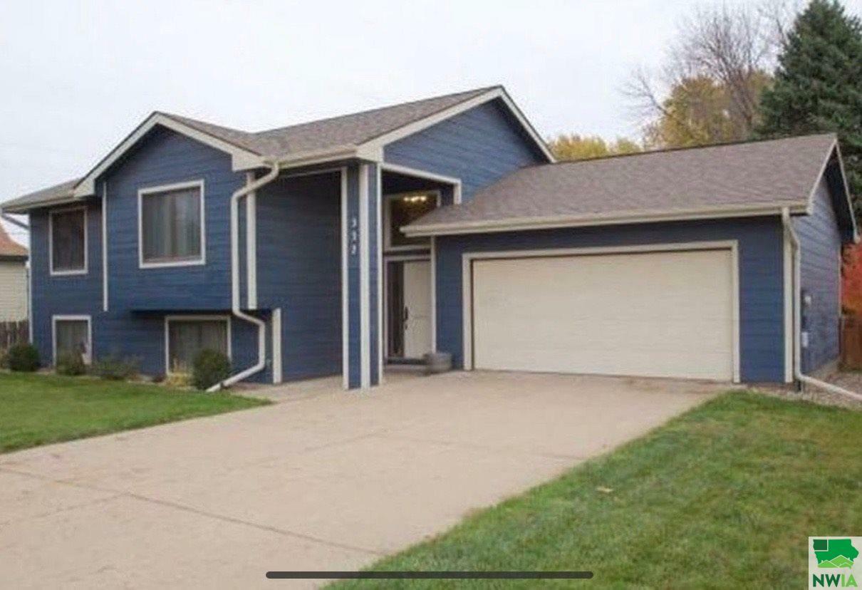 Property Photo:  332 Lakeshore Dr.  SD 57049 