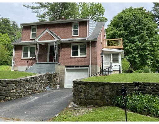 Property Photo:  32 Fairview Park Rd  MA 01566 