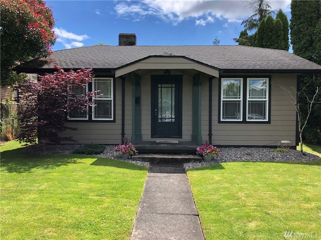 Property Photo:  540  21st Street  WA 98632 