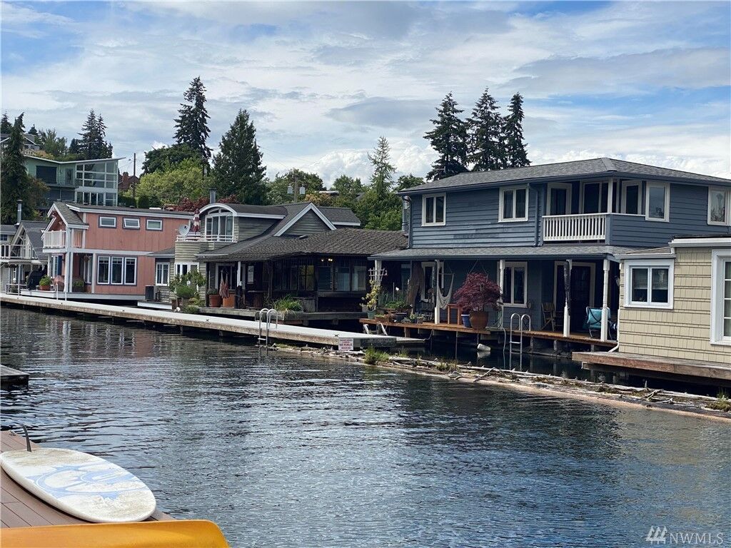 Property Photo:  1213 E Shelby Street 11  WA 98102 