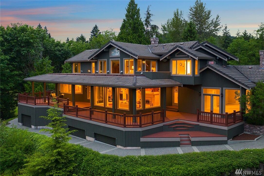 Property Photo: 10520 169th Avenue SE WA 98059