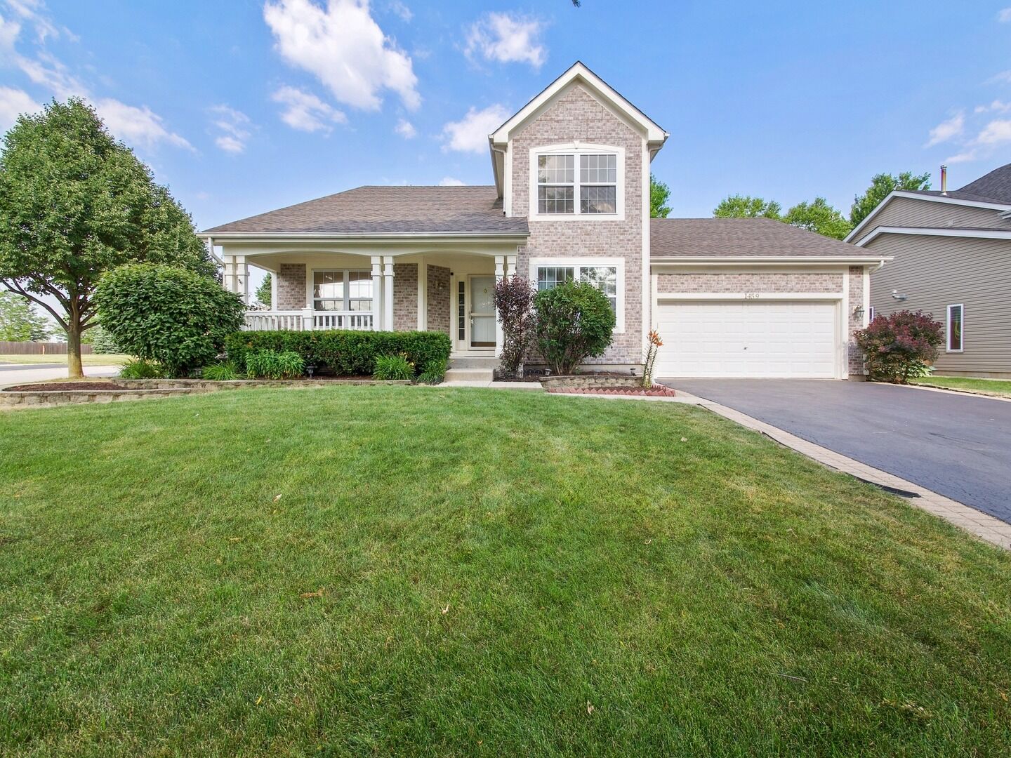 Property Photo:  1459 Burnett Drive  IL 60502 