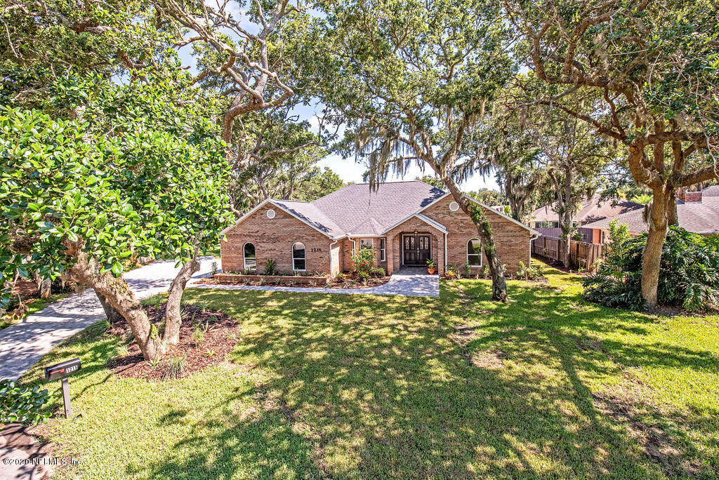 Property Photo: 1215 San Jose Forest Drive FL 32080