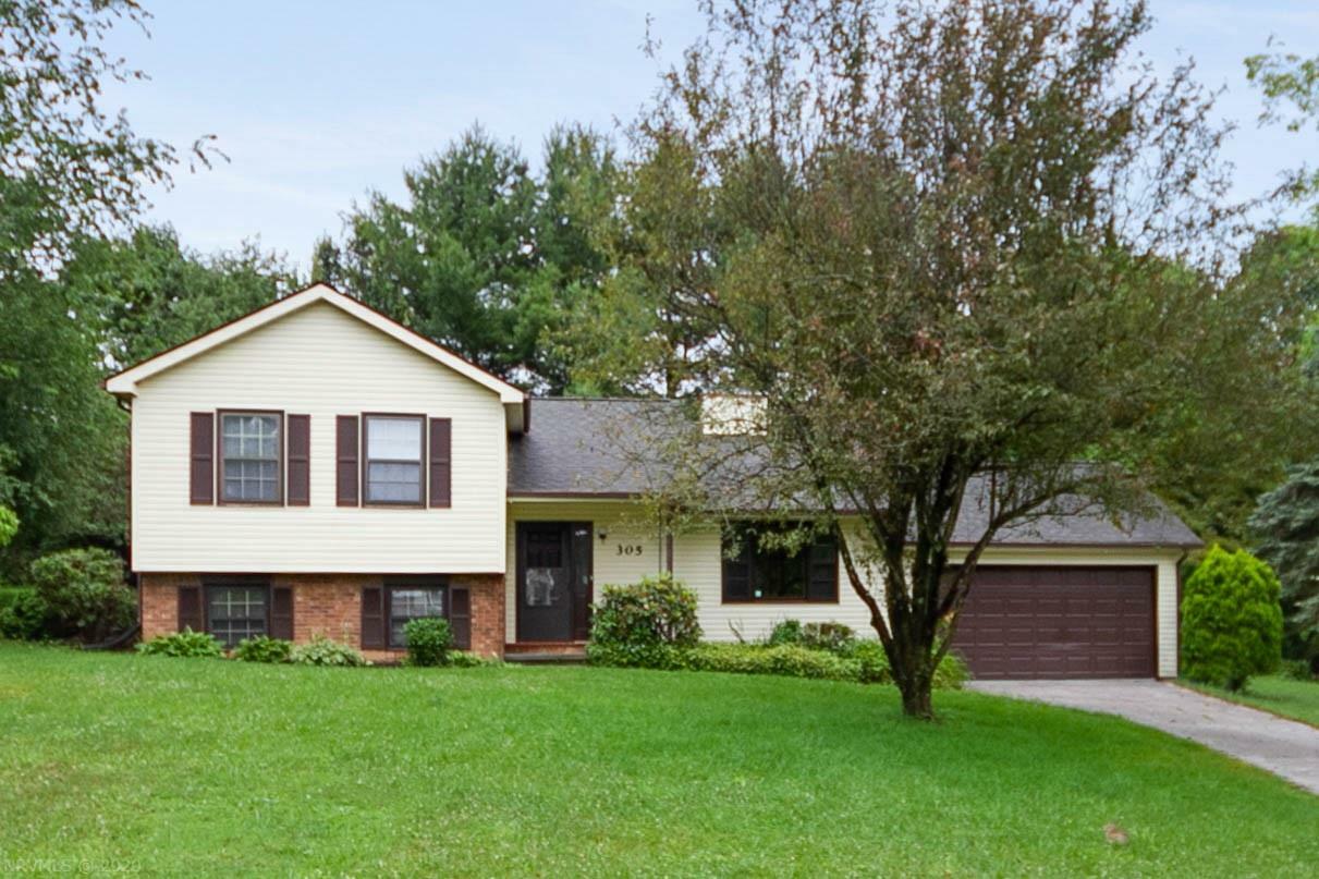 Property Photo:  305 Cherokee Drive  VA 24060 