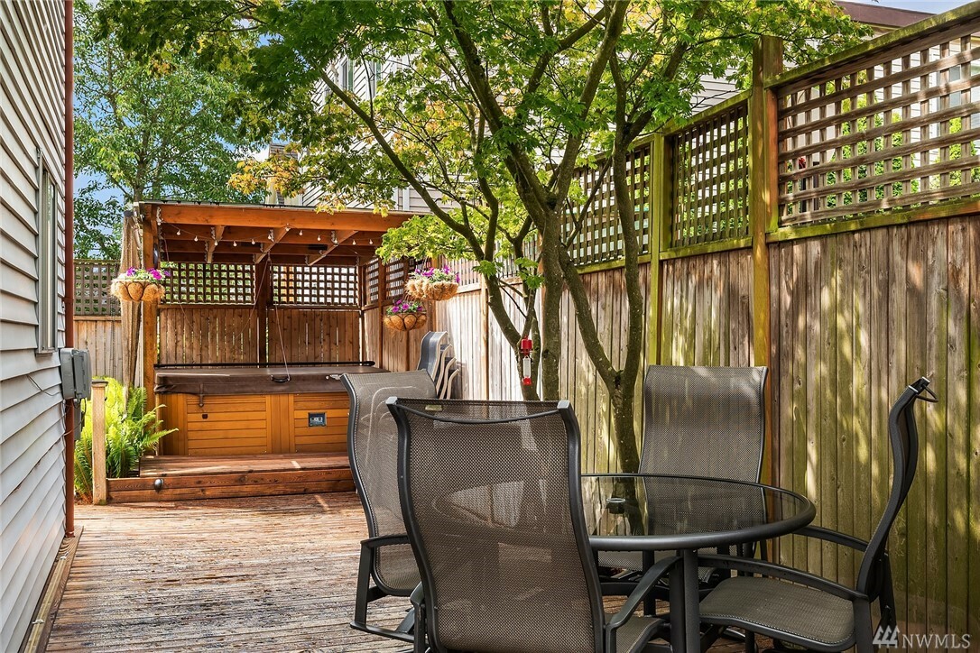 Property Photo: 2111 E Columbia St WA 98122
