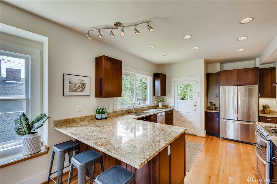 Property Photo:  2807 NW 66th St  WA 98117 