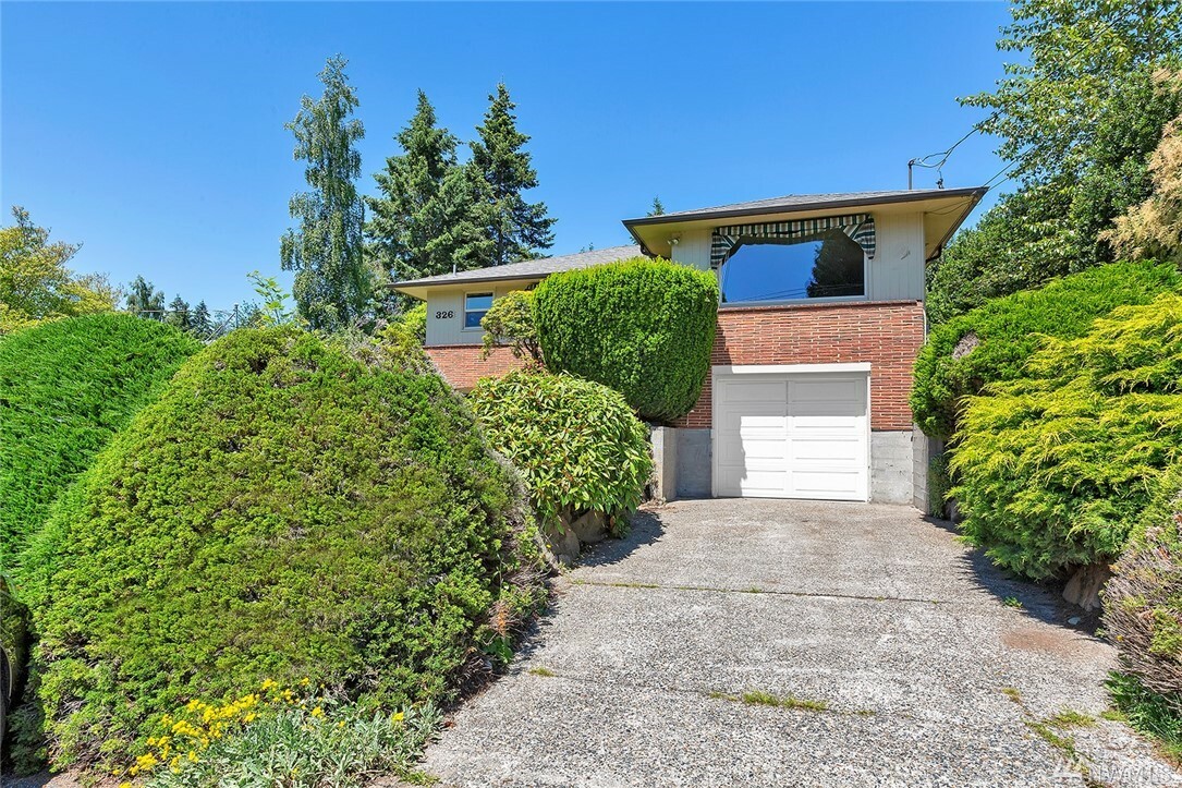 Property Photo: 326 N 137th WA 98133