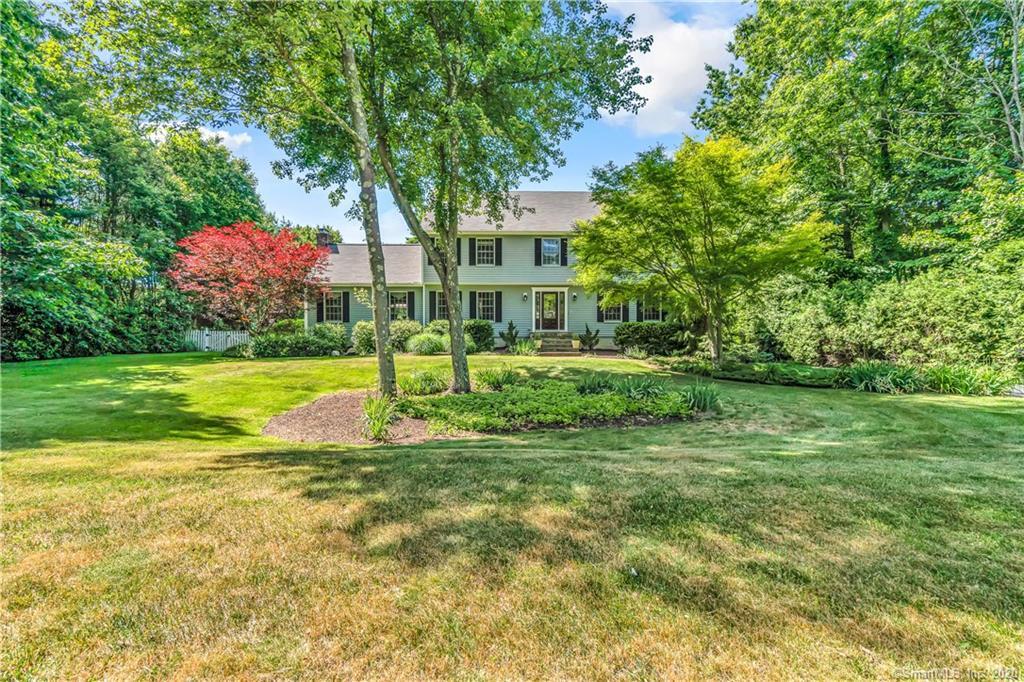 Property Photo: 6 Mayfair Court CT 06468