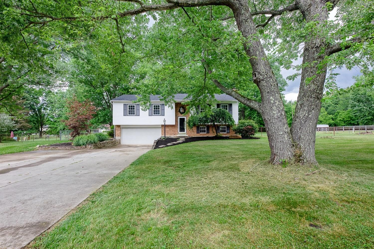 Property Photo: 3229 Jenny Lind Rd OH 45102