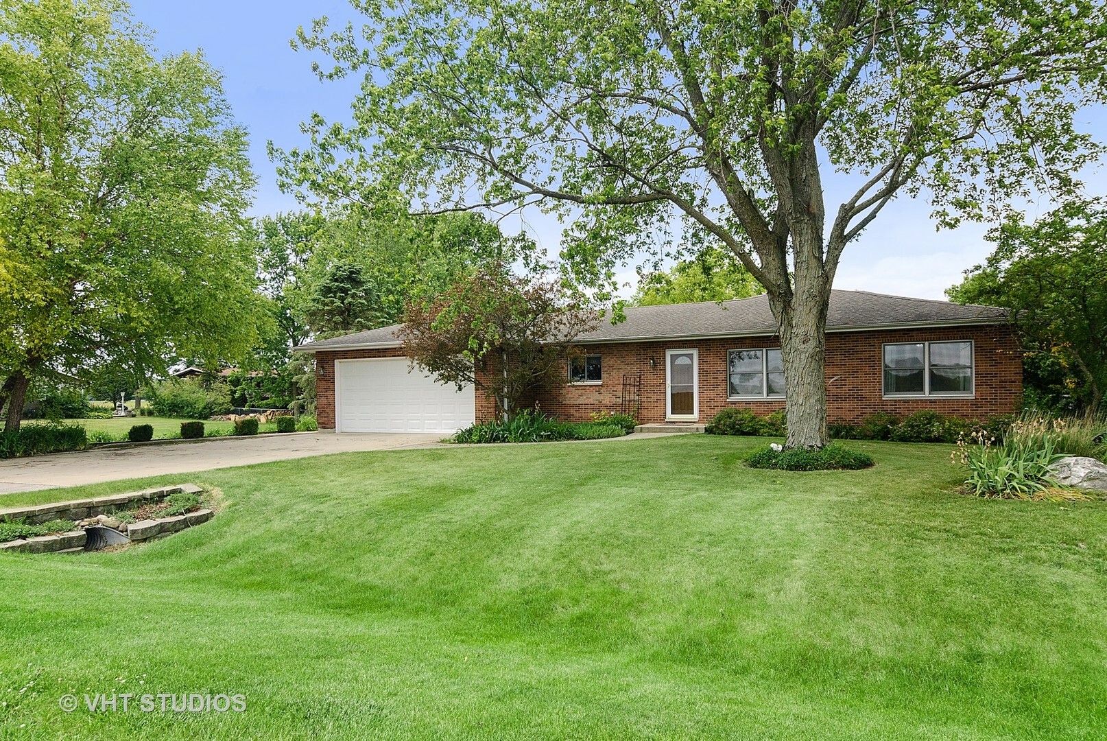 Property Photo:  5N850 Prairie Street  IL 60151 