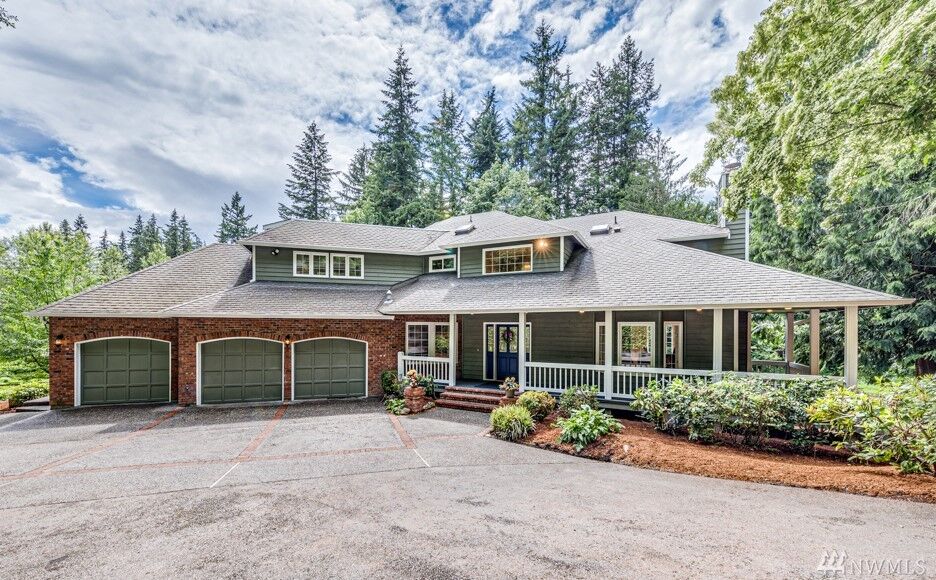 Property Photo:  22404 SE 18th Street  WA 98075 