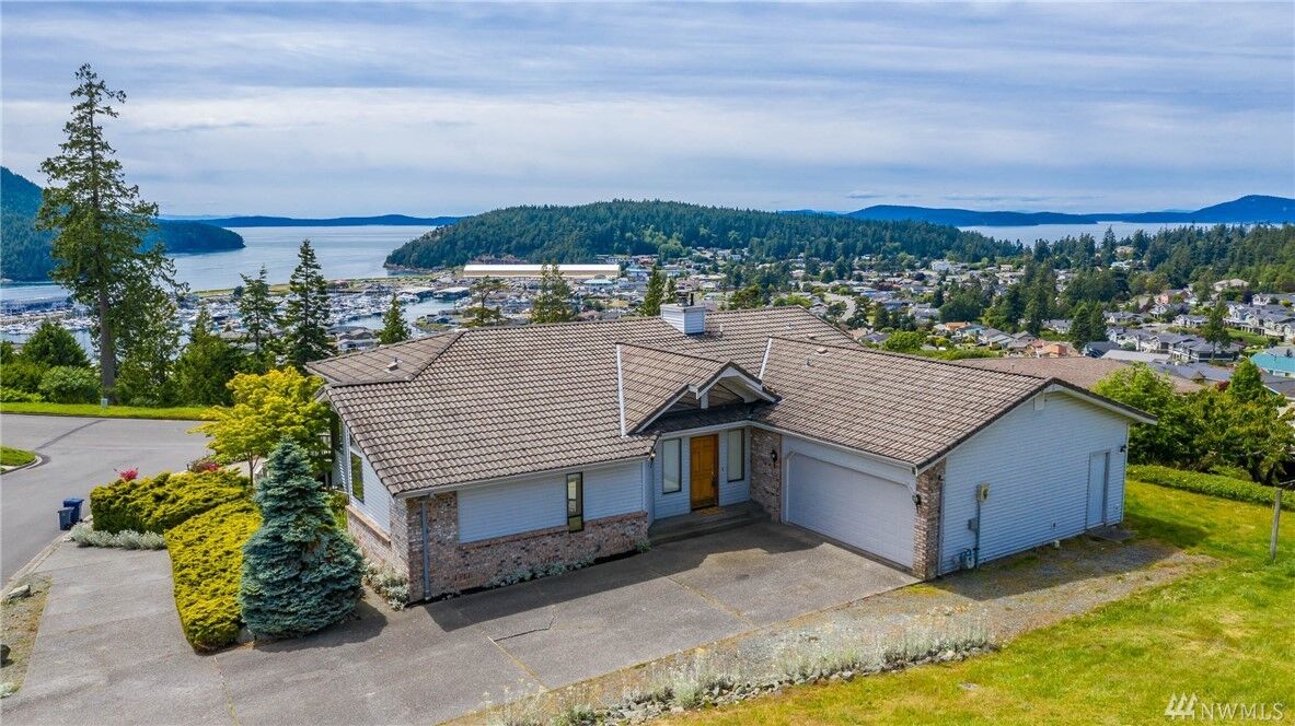 Property Photo: 2016 Piper Cir WA 98221