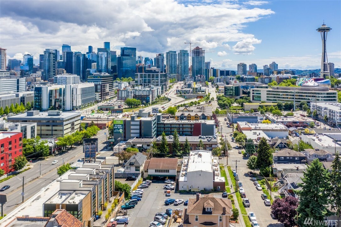 Property Photo: 610 Aloha St 501 WA 98109