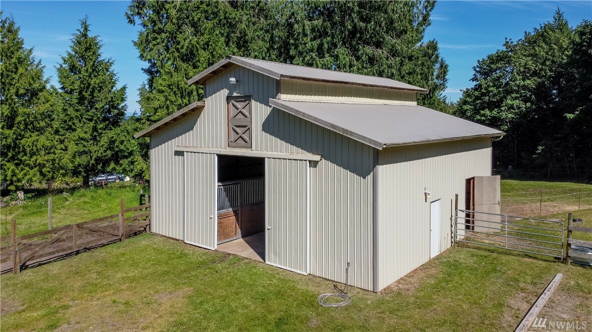 Property Photo:  304 Gifford Hill Dr  WA 98325 