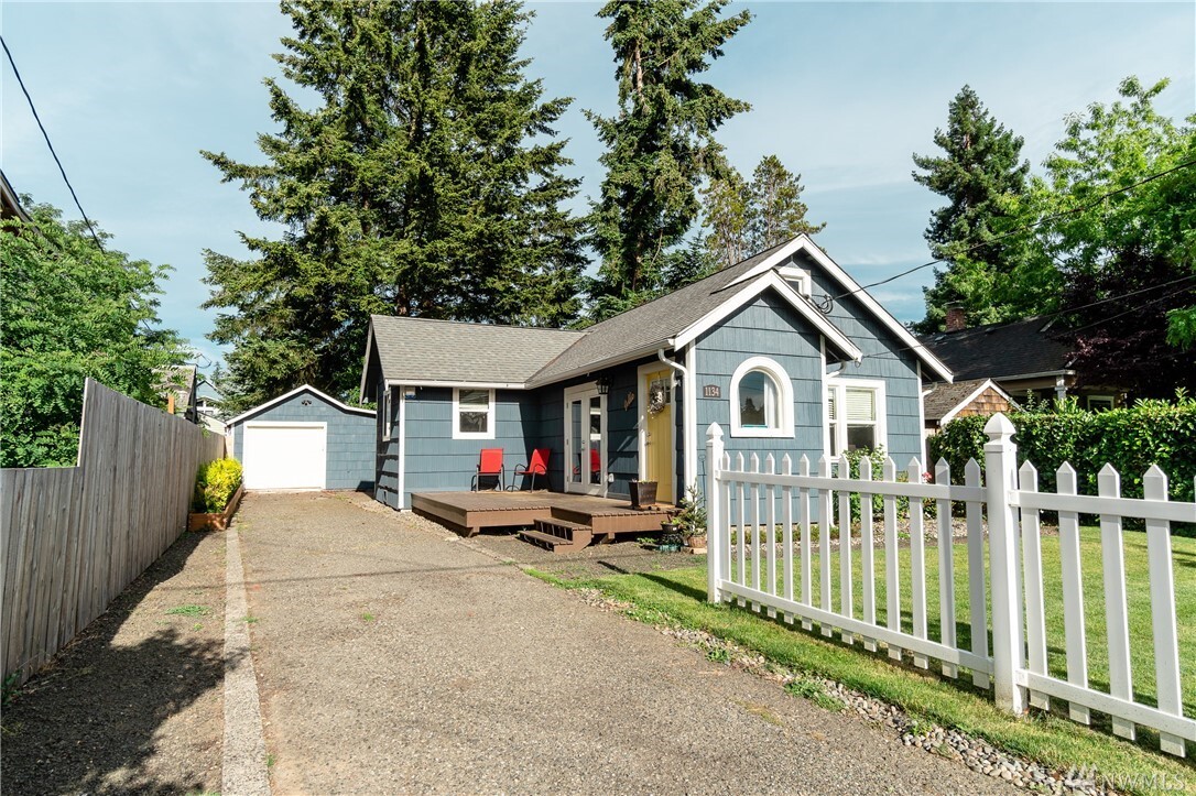 Property Photo: 1134 N Callow Avenue WA 98312