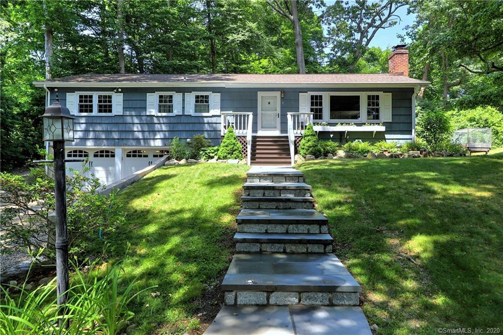 Property Photo:  2 Pink Cloud Court  CT 06851 