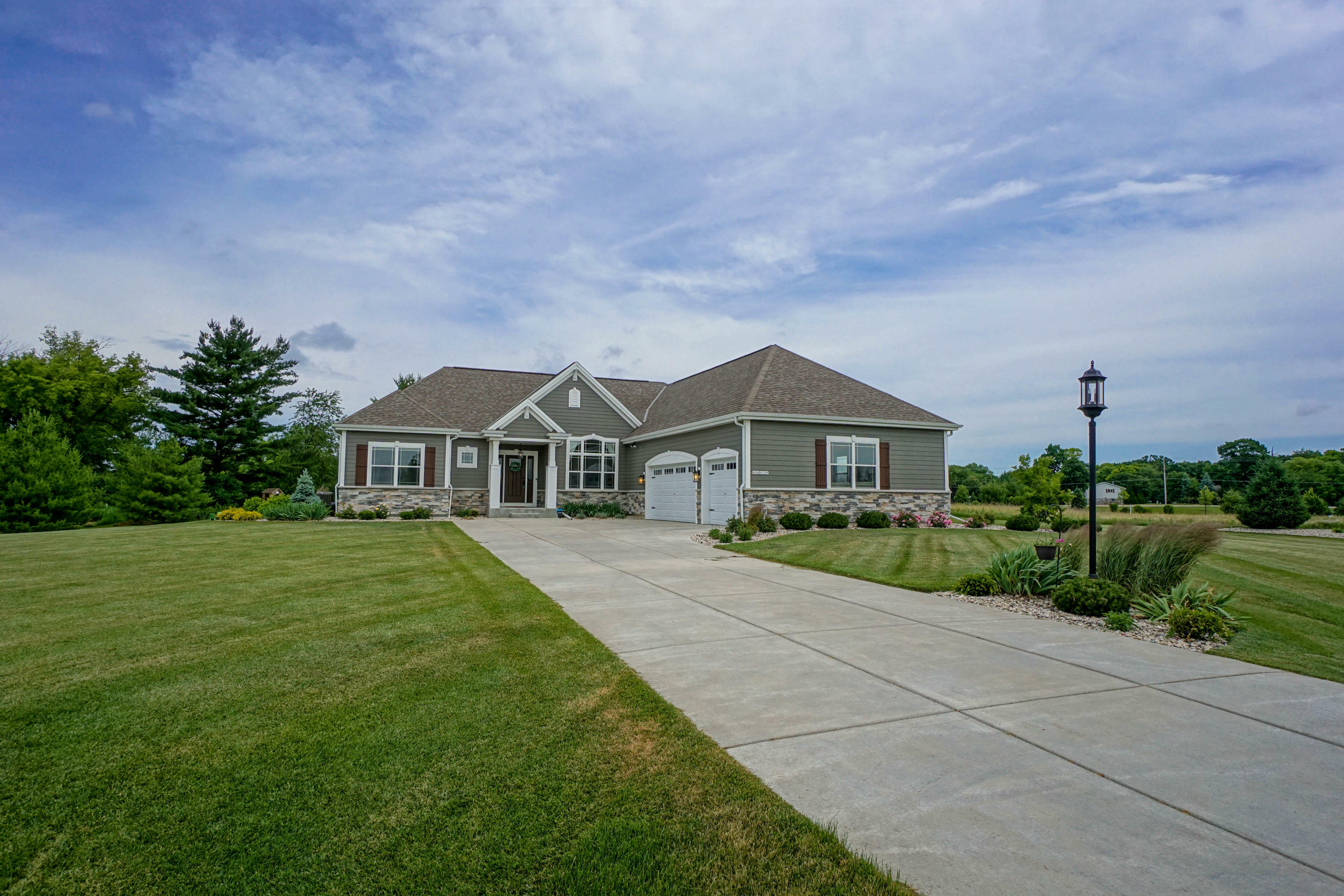 Property Photo: W298n3399 S Imperial Dr WI 53072