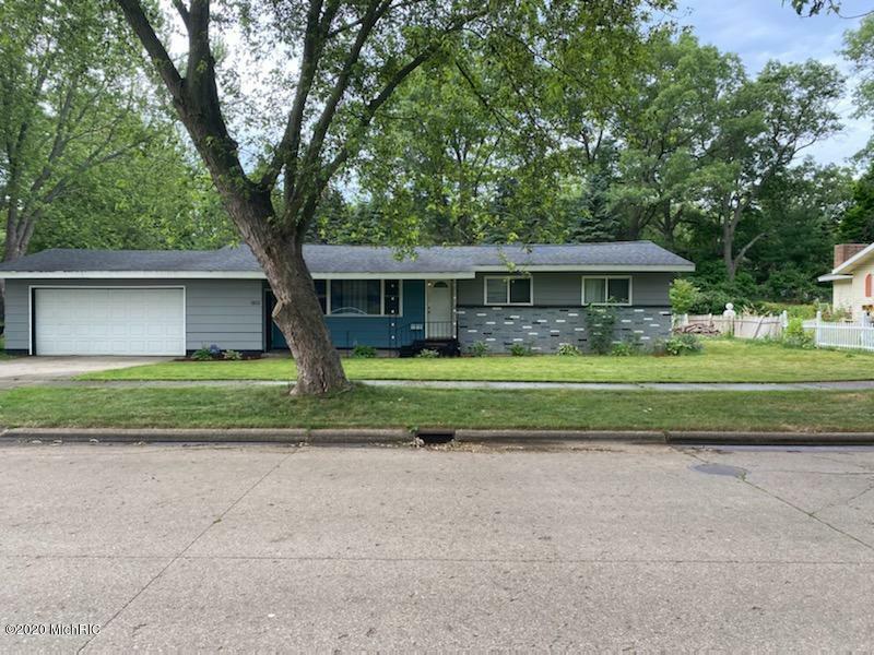 Property Photo:  1461 Dudley Avenue  MI 49442 