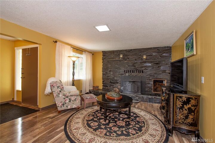Property Photo:  1121  J Street  WA 98531 