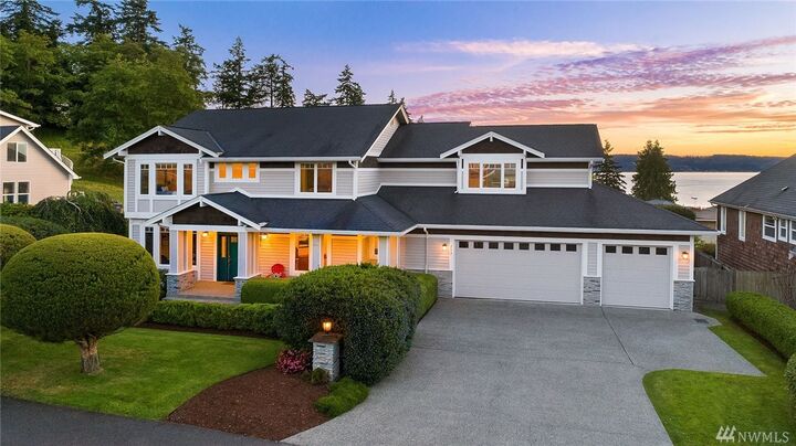 Property Photo:  203  Leslie Lane  WA 98275 