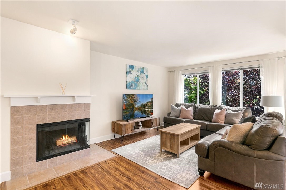 Property Photo:  300 N 130th St 6304  WA 98133 