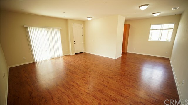 Property Photo:  1249 W 139th Street 105  CA 90247 