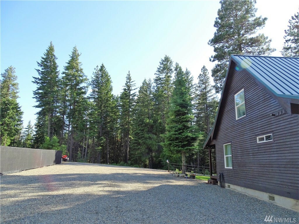 Property Photo:  391 Bunker Rd  WA 98940 