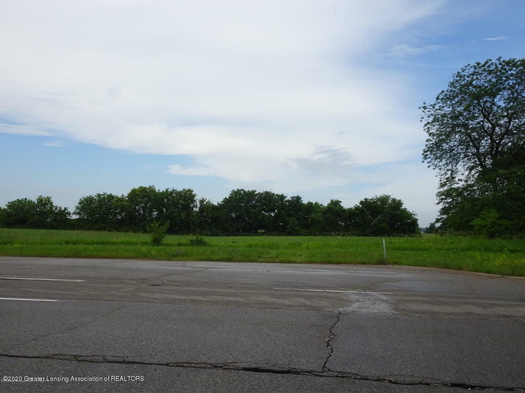 Property Photo:  2588 S US 27  MI 48879 